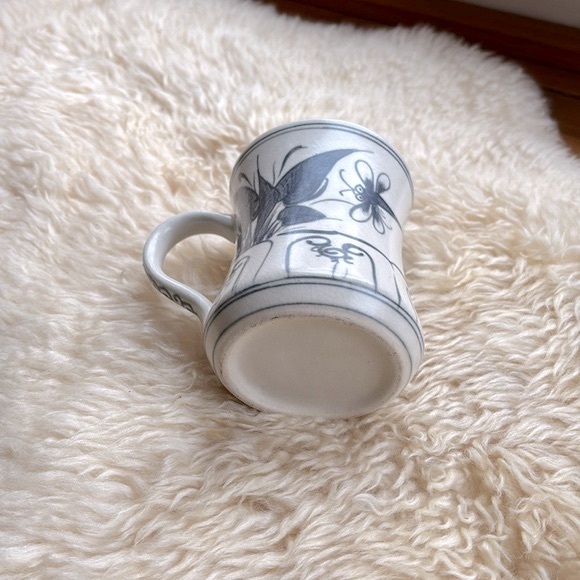 Vintage Pottery Mug - Picture 3 of 6